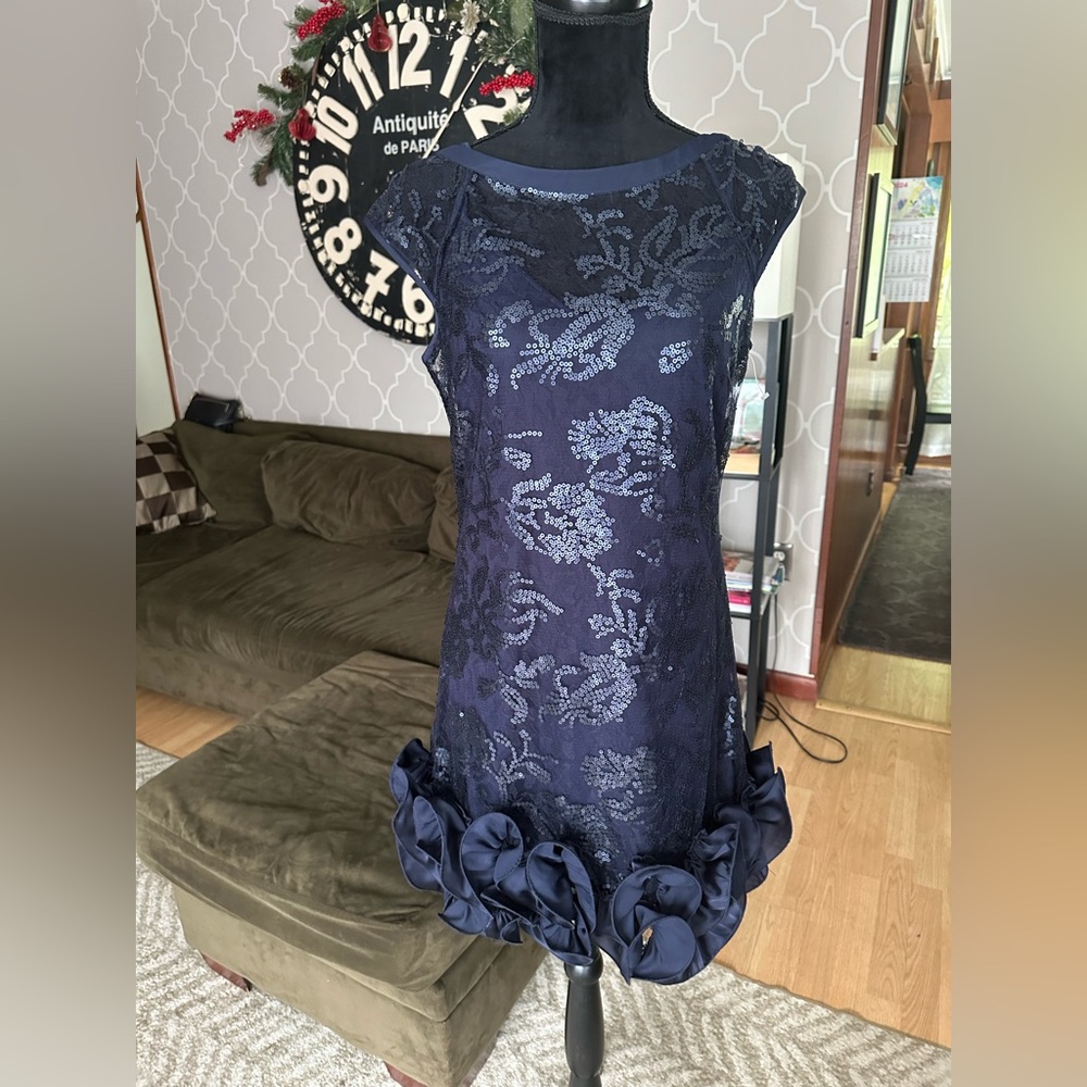 Jessica Simpson dress in small.